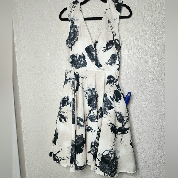 Christian Siriano Full Floral Skirt Dress Off-White and Black Size 12 - Picture 5 of 10